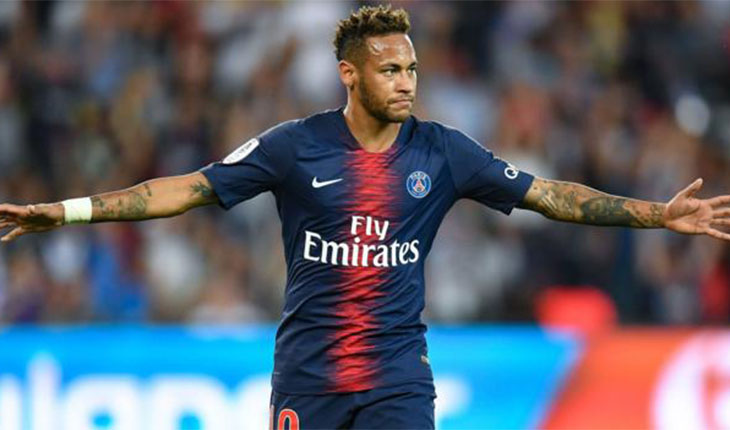 মাঠে নেমেই চমক দেখালেন নেইমার