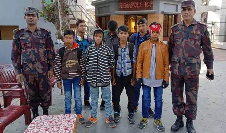 পাচার হওয়া ৭ কিশোর দেশে ফিরল 
