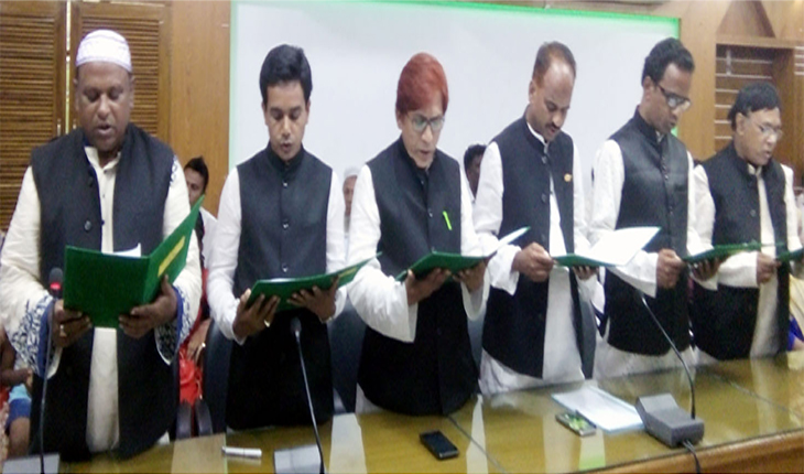 নাটোরে ছয় উপজেলা চেয়ারম্যানের শপথগ্রহণ