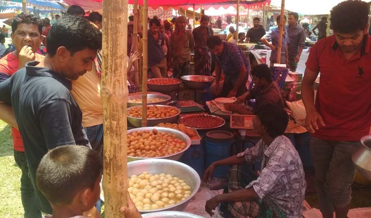 শত বছরের ঐতিহ্যবাহী &lsquo;জামাইমেলা&rsquo; চলছে