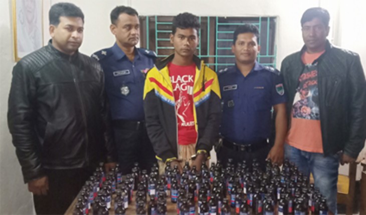 বেনাপোলে ১২০ বোতল ফেনসিডিলসহ গ্রেপ্তার-১