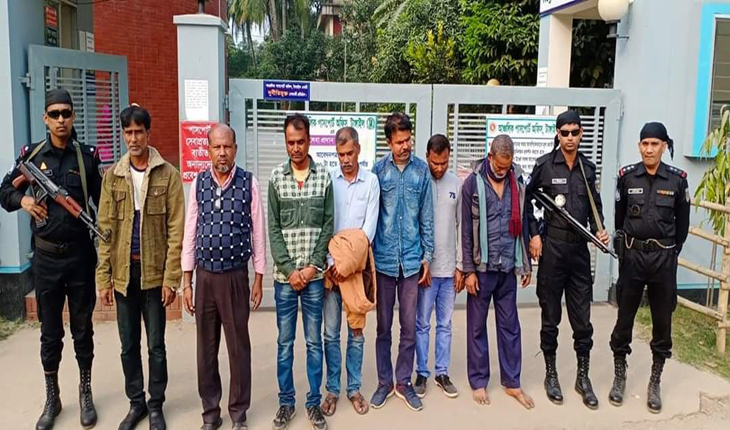 টাঙ্গাইলে ৭ পাসপোর্ট দালাল গ্রেফতার, এক