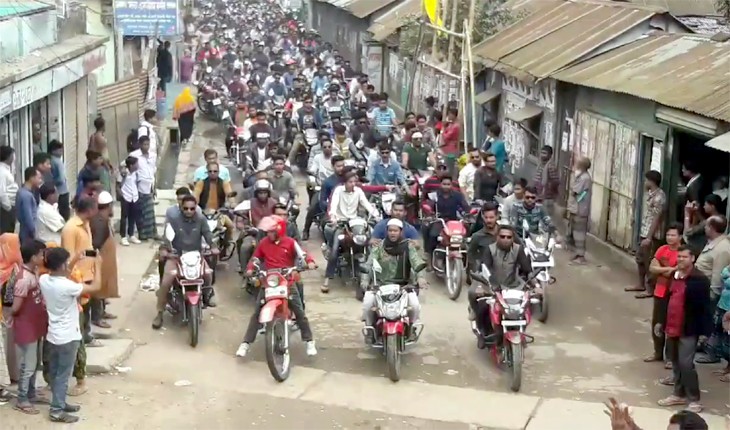 সাইফুজ্জামান সোহেলের মোটর সাইকেল শোভা যা