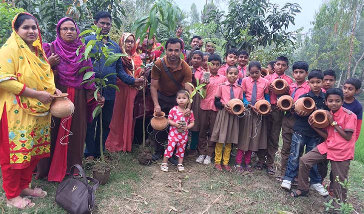 সিংড়ায় শিলা-বৃষ্টি থেকে পাখির জীবন বাঁচা