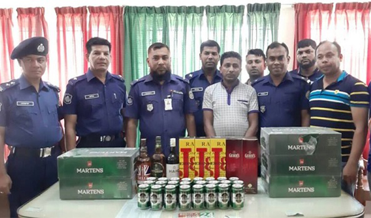 ভোলায় যাত্রীবাহি লঞ্চ থেকে বিদেশী মদ ও ক