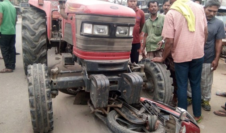 বেনাপোলে ট্রলি মোটরসাইকেল মুখোমুখি সংঘর্