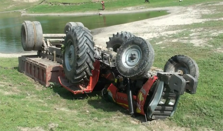 বড়াইগ্রামে ট্রাক্টর খাদে পড়ে চালক নিহত
