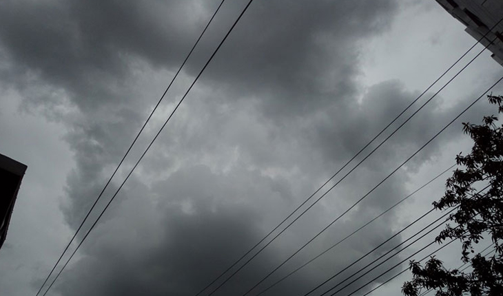 &lsquo;আজ সারারাত ঘূর্ণিঝড়ের আওতায় থাকবে পুরো