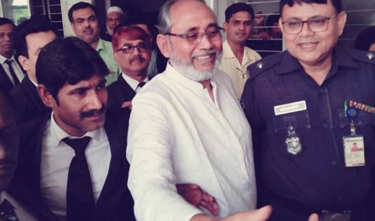 আব্দুস সালাম পিন্টুর বিরুদ্ধে চুরি ও মার