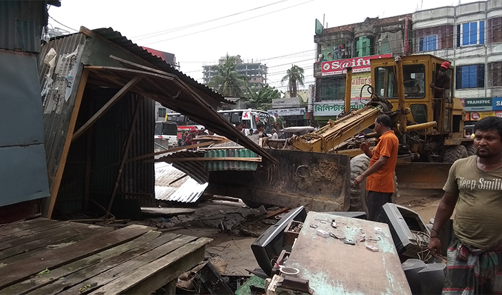 যানজট নিরসনের লক্ষ্যে টাঙ্গাইলে অবৈধ স্থ