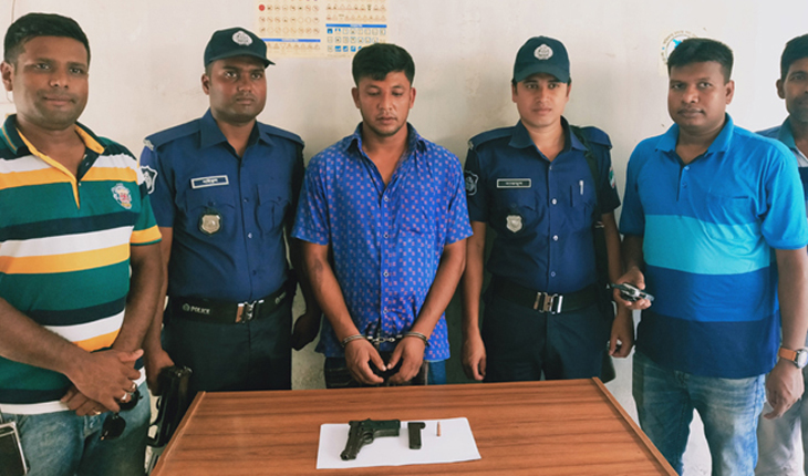 ঝিনাইদহে ডাকাত সর্দার অস্ত্র ও গুলিসহ আট