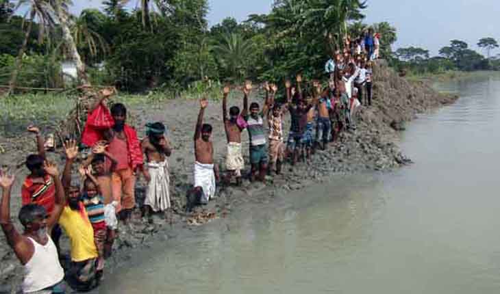 &lsquo;বুলবুল&rsquo; আতঙ্কিত উপকূলে নদী তীরের মানুষ