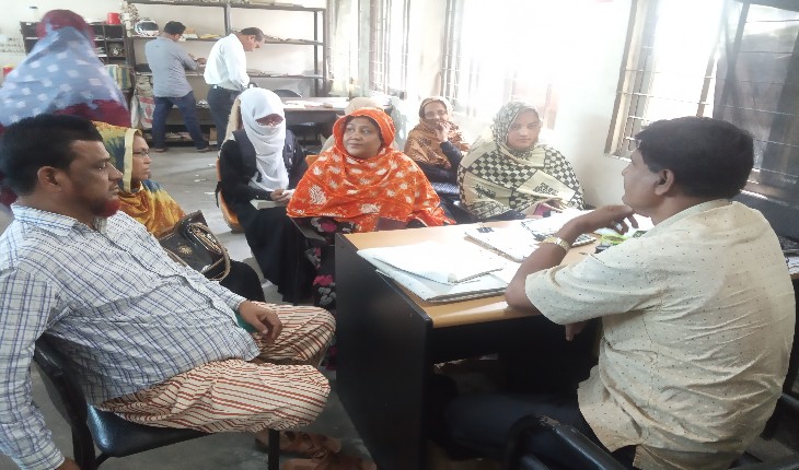 পোষ্ট অফিসে সঞ্চয় পত্রের মুনাফা ভোগীরা হ