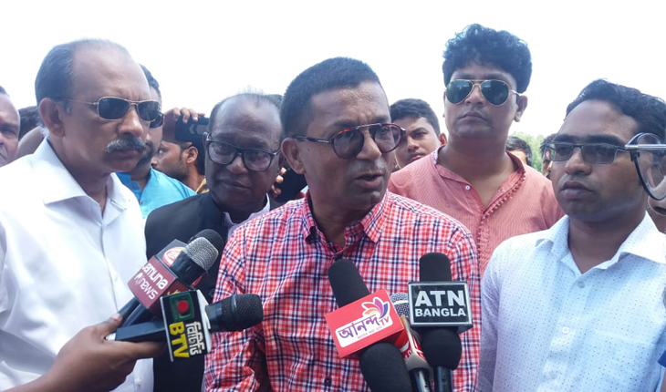 অবৈধ বালু উত্তোলকারীদের ছাড় দেয়া হবেনা -