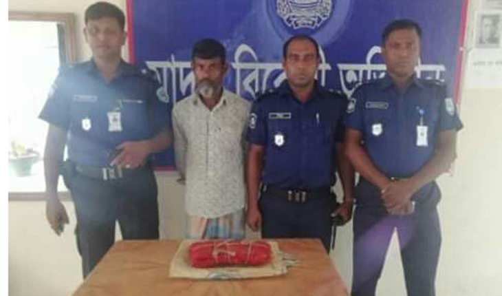 লালমনিরহাটে গাঁজাসহ মাদক ব্যবসায়ী গ্রেফত