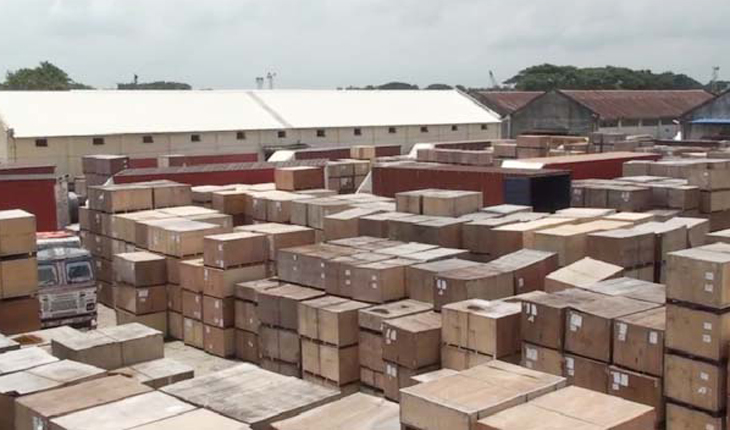 বেনাপোল স্থলবন্দরে আমদানিকৃত পন্য খোলা আ