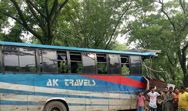 ঈদের দিন ফরিদপুরে সকালেই প্রাণ হারালেন ছ