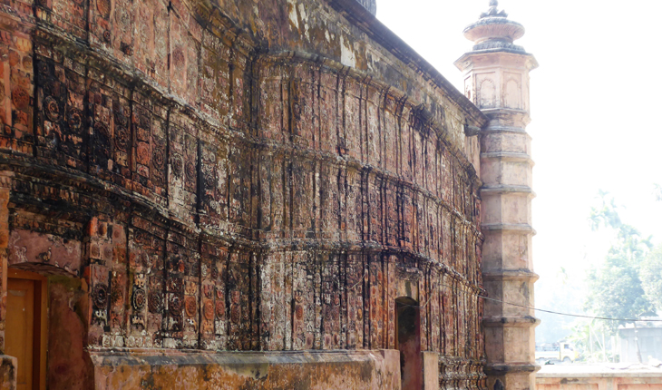 দ্রুত সংস্কার প্রয়োজন ঐতিহাসিক আতিয়া জাম