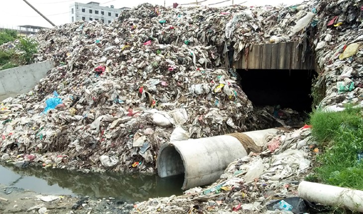 ঢাকা-টাঙ্গাইল-বঙ্গবন্ধু মহাসড়কের পাশে ময়