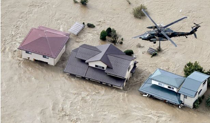 জাপানে সবচাইতে ভয়াবহ টাইফুনের  আঘাত 