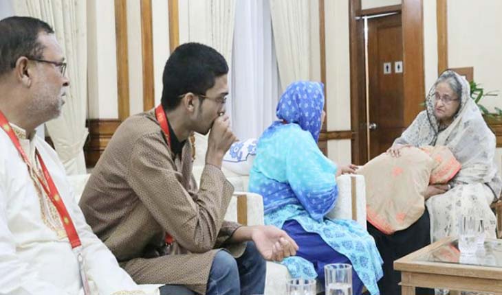 প্রধানমন্ত্রীর সাথে আবরারের পরিবারের সাক