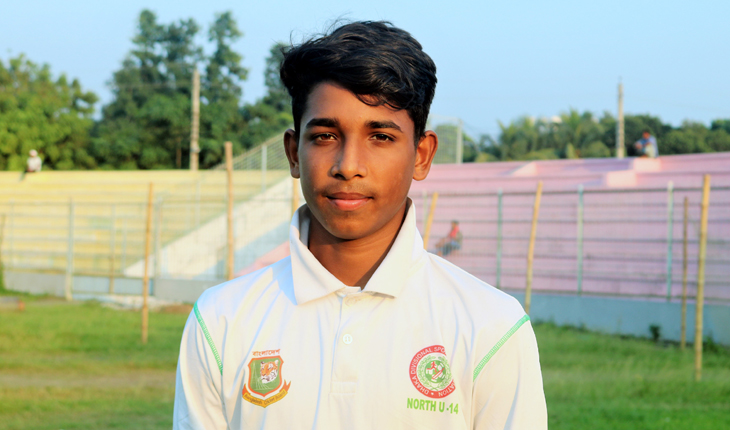 দুরন্ত রিজান লাল-সবুজ জার্সি পড়তে চায়