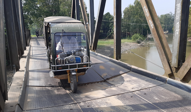  ঝুঁকিপূর্ণ অবস্থায় কালিহাতীর পাকুটিয়া ব