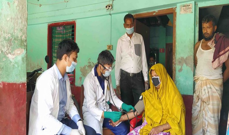 ডাক্তারের কাছে রোগী নয়, রোগীর কাছে ডাক্ত