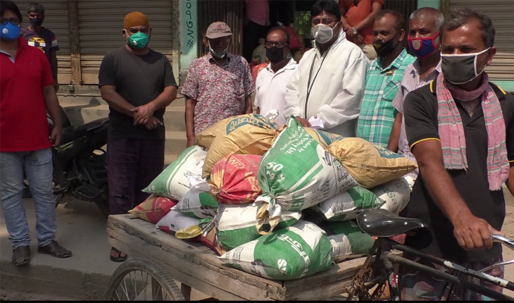 কালিহাতীতে খাদ্য সামগ্রী দিলেন যুবলীগের