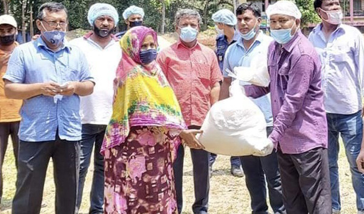 টাঙ্গাইলে দর্জি ও টিউবওয়েল মিস্ত্রিদের খ