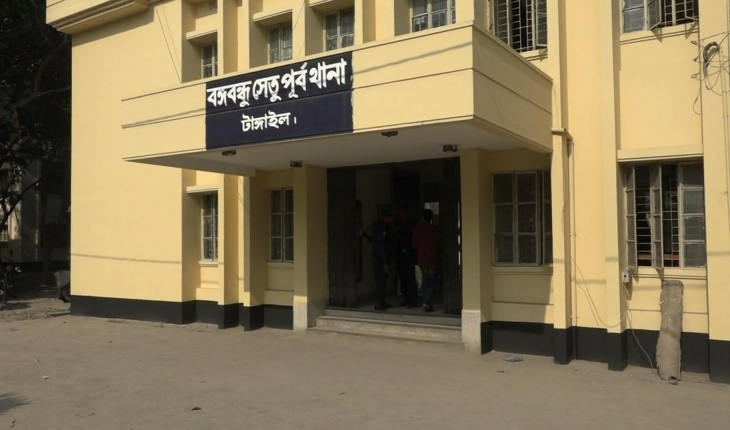 বঙ্গবন্ধু সেতুতে সড়ক দুর্ঘটনায় পেট্রোলম্