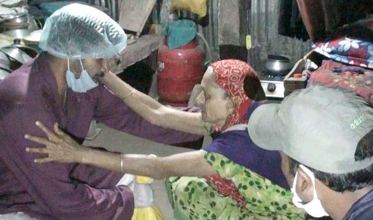 মামুন জামান সজলের উদ্যোগে খাদ্য বিতরণ