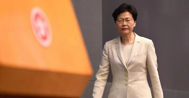 হংকংয়ের প্রধান নির্বাহীসহ ১০ চীনা কর্মকর