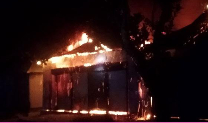 বাসাইলে দোকান-ধানের গোডাউনে অগ্নিকাণ্ড