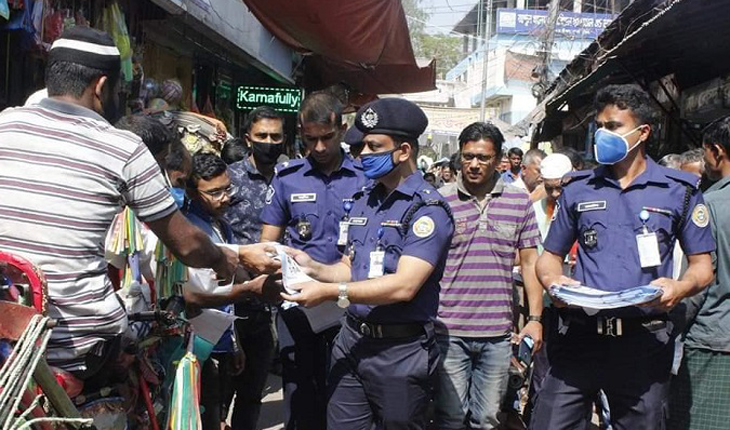 জনসচেতনতায় ভোলায় পুলিশ সুপারের লিপলেট বি