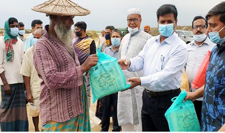 হালতিবিলে ধান কাটা শ্রমিকদের উদ্বুদ্ধ কর