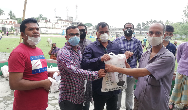 টাঙ্গাইলে ঈদের খাদ্য সামগ্রী বিতরণ