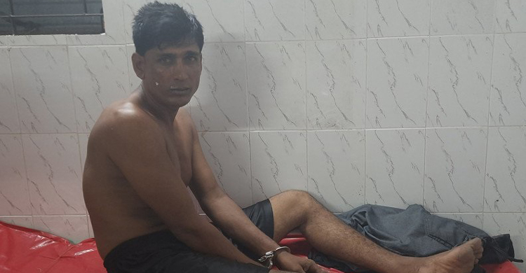 পশুর নদীতে&nbsp;ঝাঁপ দিয়ে আসামি ধরল পুলিশ