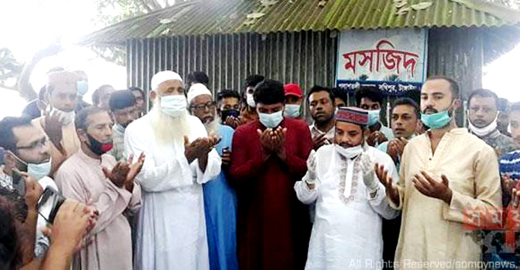 মসজিদ চত্ত্বরে নায়িকা মুনমুনকে নাচিয়ে অব