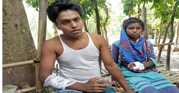 নাগরপুরে প্রতিবন্দ্বীকে কুপিয়ে জখম দোকান