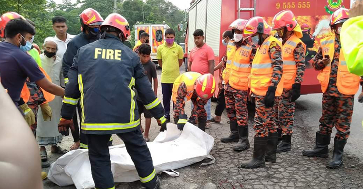 টাঙ্গাইলে ট্রাকের ধাক্কায় মোটরসাইকেল আর