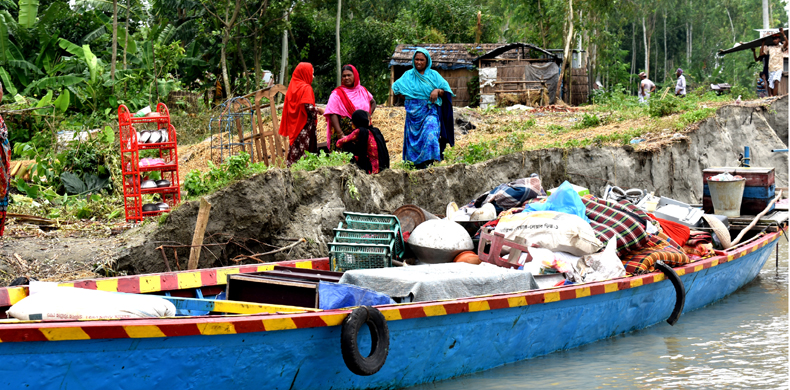 ভাঙন তান্ডবে দিশেহারা যমুনার পাড়ের মানুষ