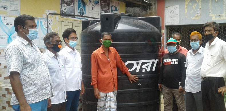 অস্বচ্ছল মুক্তিযোদ্ধা পরিবারকে পানির ট্য