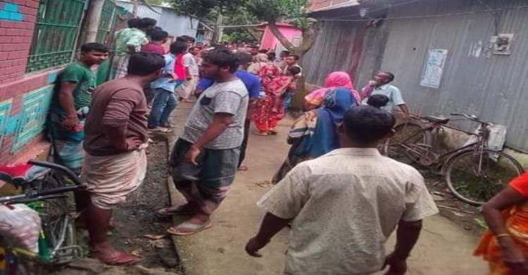 মধুপুরে এক বাড়ি থেকে চার গলাকাটা মরদেহ উ