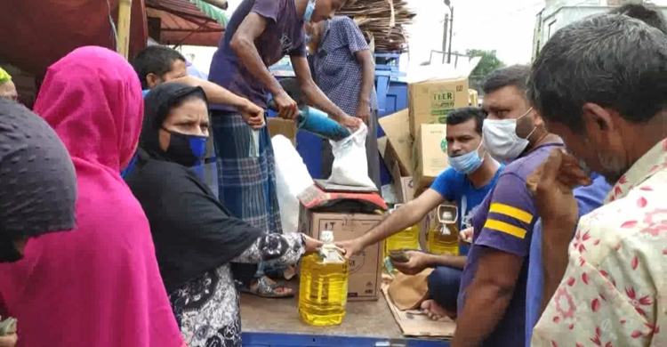 ধনবাড়ীতে টিসিবি&rsquo;র পণ্য বিক্রি শুরু