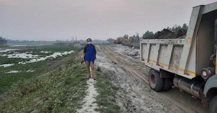 মির্জাপুরে মাটি ব্যবসায়ীর ৩ লাখ টাকা জরি