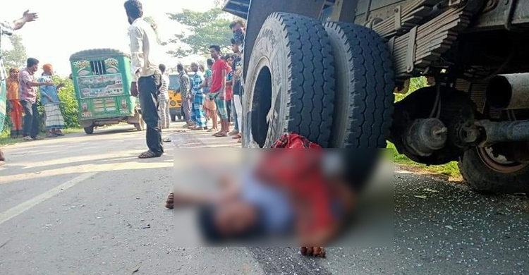 কালিয়াকৈরে সড়ক দুর্ঘটনায় ইজিবাইক চালক নি