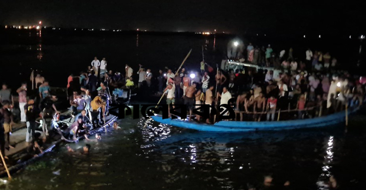  ব্রাহ্মণবাড়িয়ায় শতাধিক যাত্রী নিয়ে নৌকা