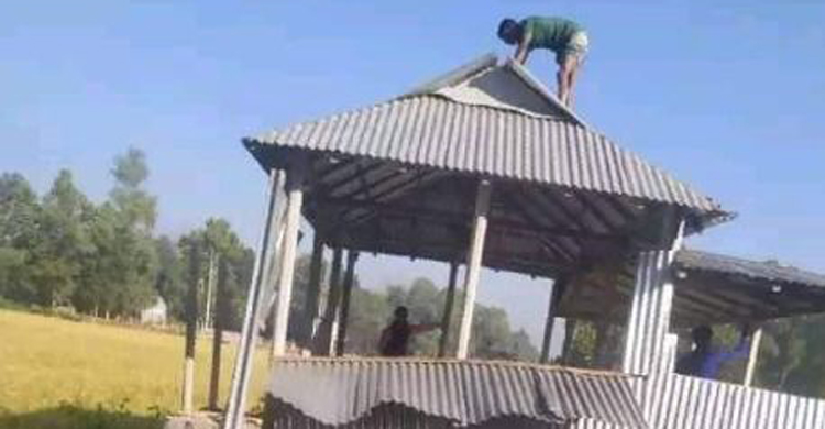 নির্বাচনে হেরে মসজিদ ভেঙে নিয়ে গেলেন ইউপ