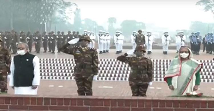 জাতীয় স্মৃতিসৌধে রাষ্ট্রপতি ও প্রধানমন্ত